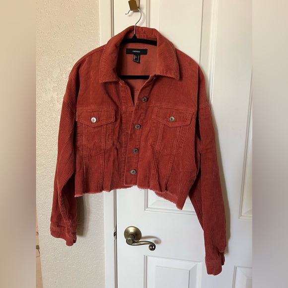 Forever 21 Corduroy Coral Red Crop Shacket Shirt Jacket Front Pockets Raw Hem  L - Picture 7 of 7